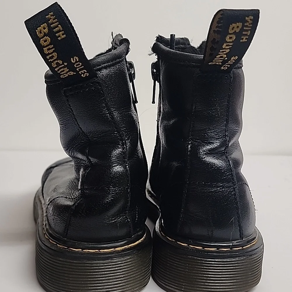Dr. Martens AirWair with bouncing soles size 3 leather lace-up boots